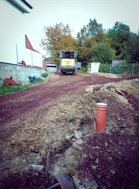 Erdarbeiten auf einem Grundstück